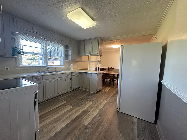 3564 Wards Rd — Photo 8