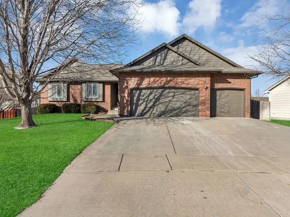 3327 N Lake Ridge Ct, Wichita, KS 67205
