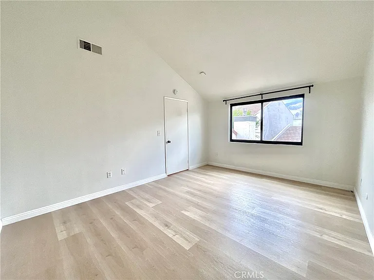 598 W Huntington Dr #C — Photo 12