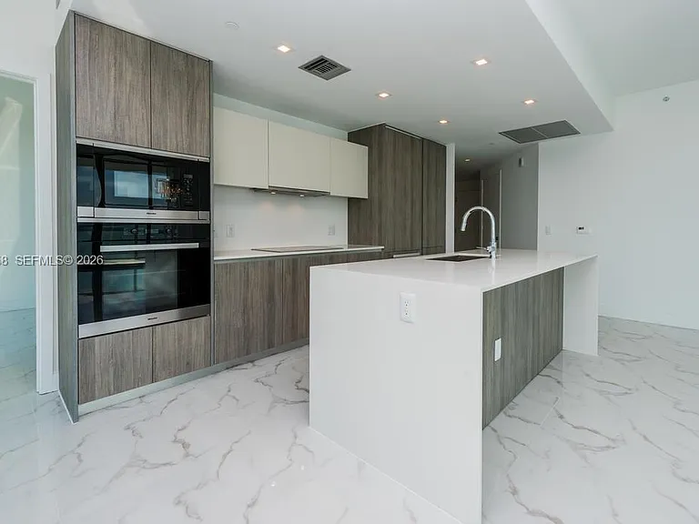 2900 NE 7th Ave #2607 — Photo 9