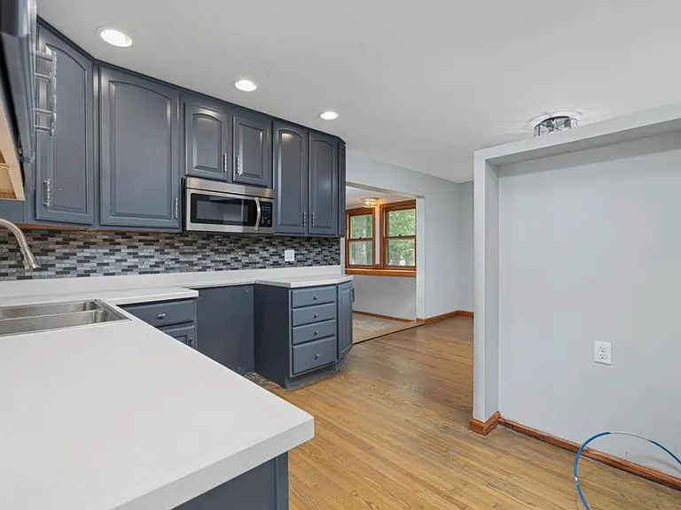 4818 W Jefferson Blvd — Photo 9
