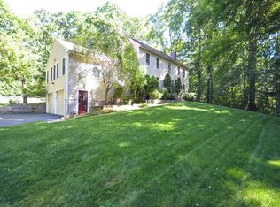 8 Christina Ln, Sutton, MA 01590