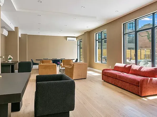 875 4th Avenue image 17 of 24