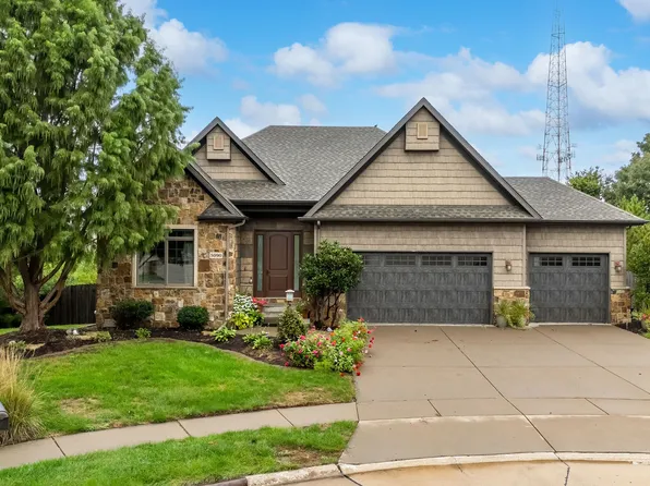 5090 Brittany Ct, Bettendorf, IA 52722