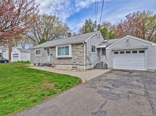 95 Mohawk Ln, Wethersfield, CT 06109