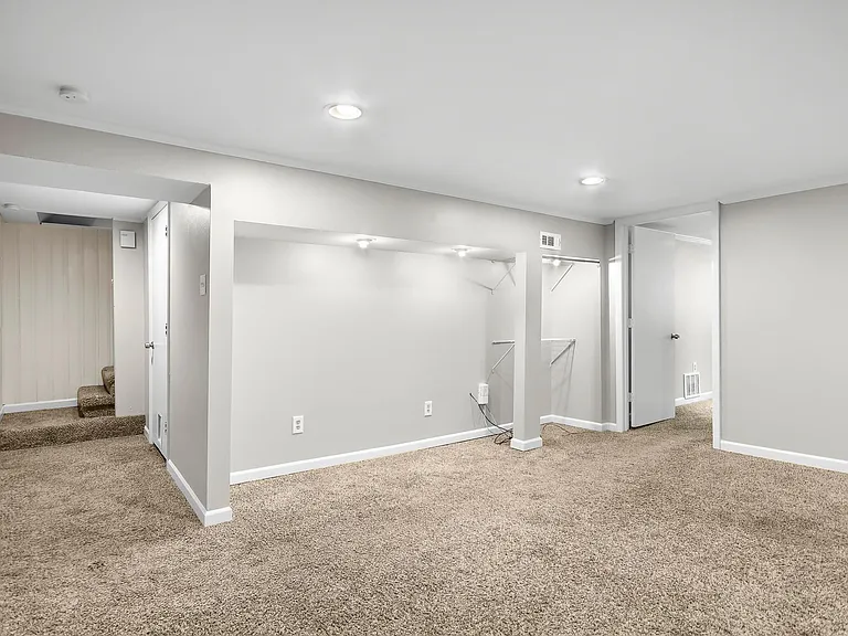 721 Montego Dr — Photo 15