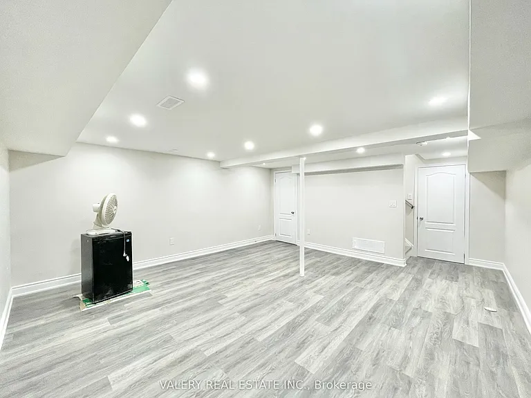 26 Homeland Ct — Photo 14