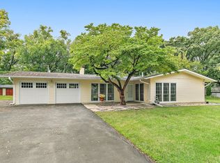 1026 Oak Ridge Rd, Carpentersville, IL 60110