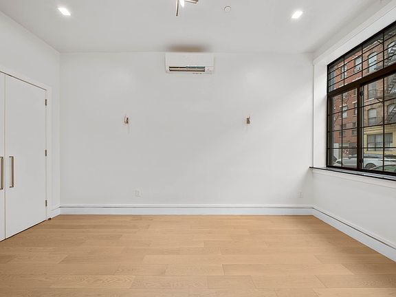 5th image of 410 W 47th St #Gf