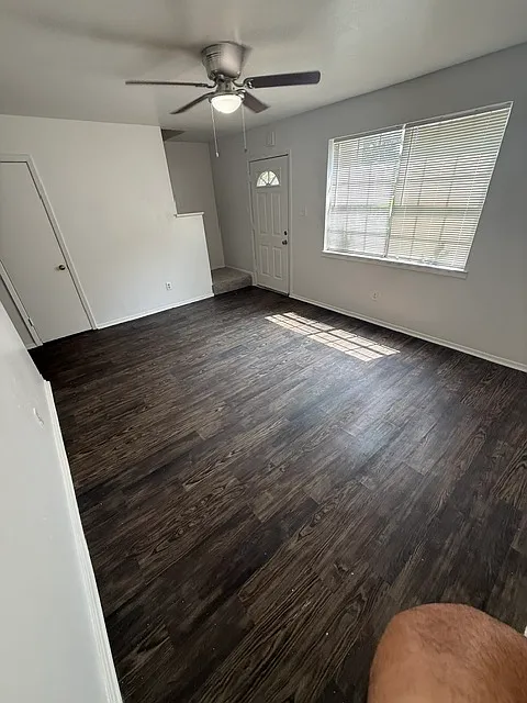 3 bed, 1.5 bath, 1176 sqft, $1,400 — Photo 3