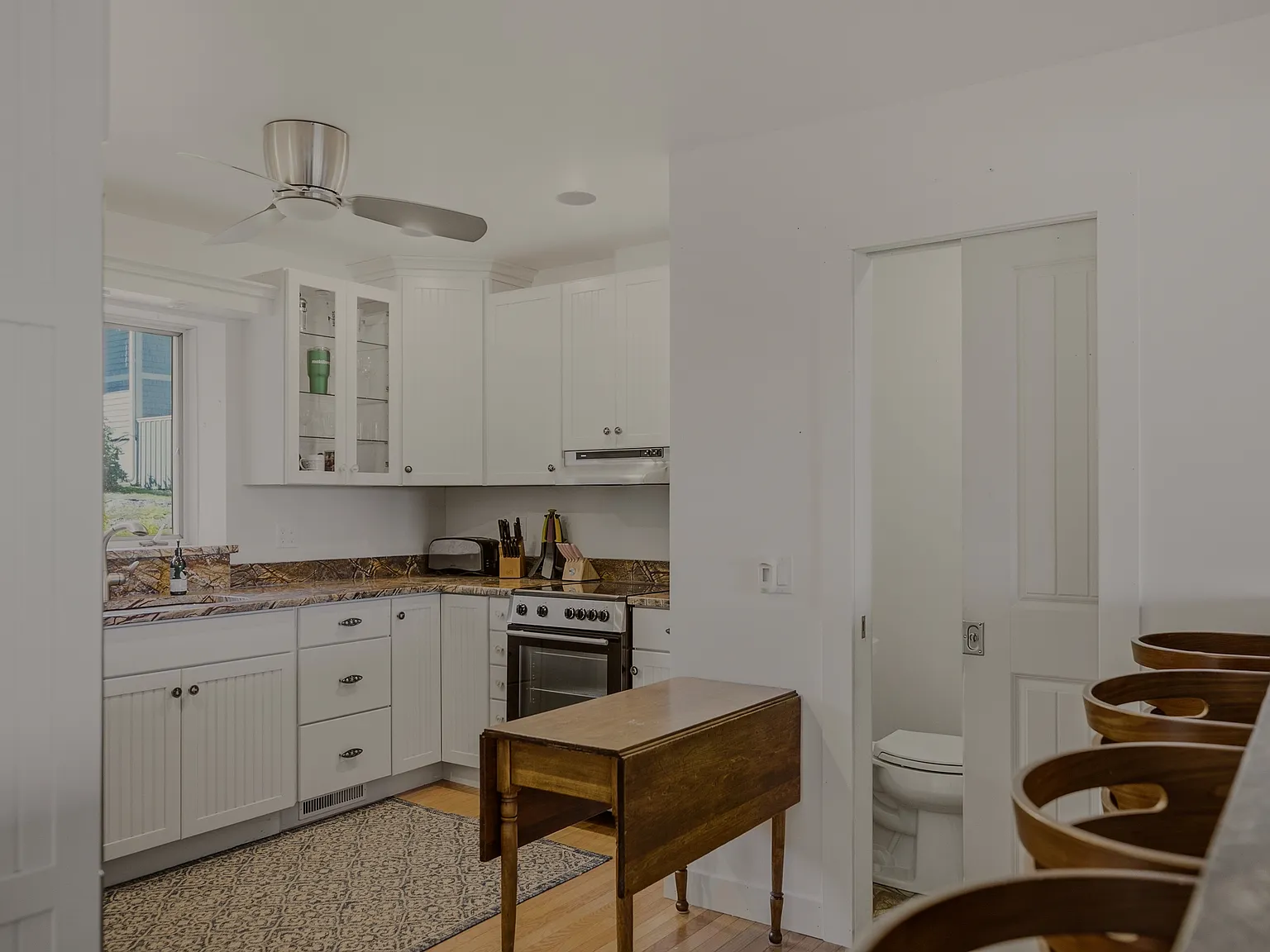 2 bed, 2.5 bath, 1797 sqft, $3,300 — Photo 2