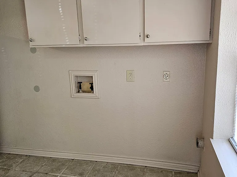 1306 E Houston Ave #C — Photo 3
