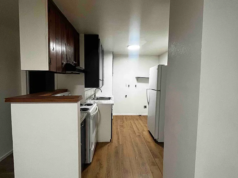 115 N Main Ave #3 — Photo 2