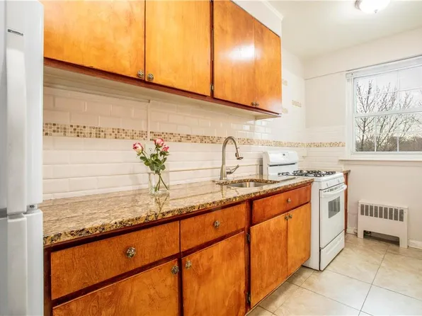 220 Pelham Road #3O, New Rochelle, NY 10805