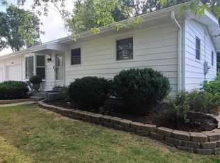 6915 Becker Rd, Saint Louis, MO 63129