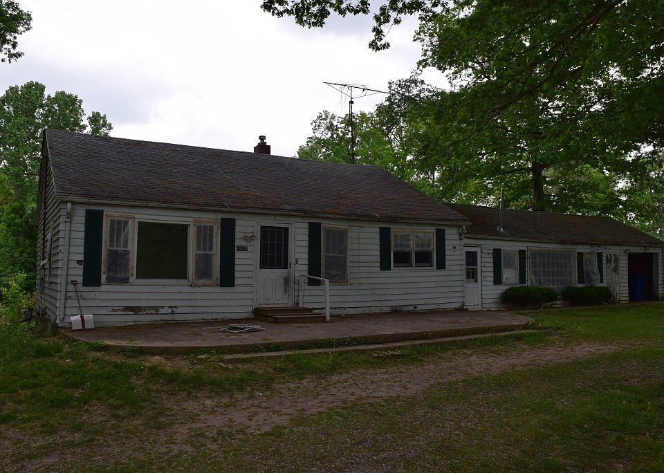 1st image of 10220 E 775th Ave