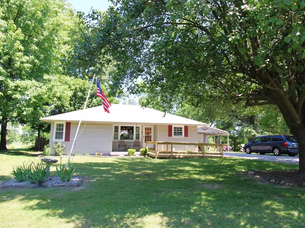 1624 W McCord St, Centralia, IL 62801