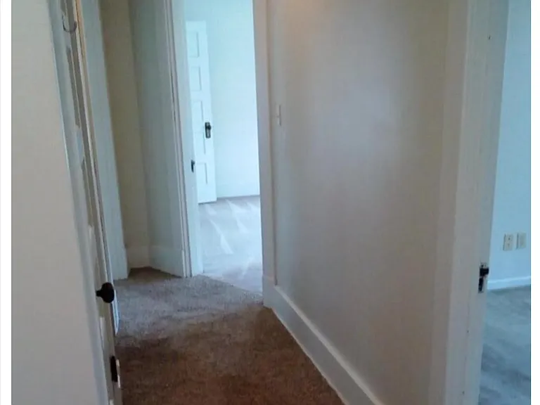 106 Vine St — Photo 11