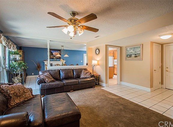 Living room looking towards the dinning room and kitchen