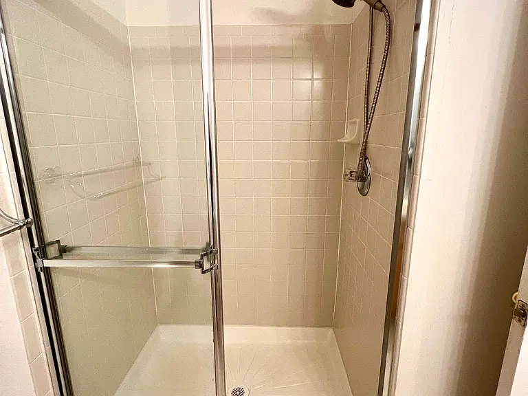 16836 Dover Dr #10 — Photo 22