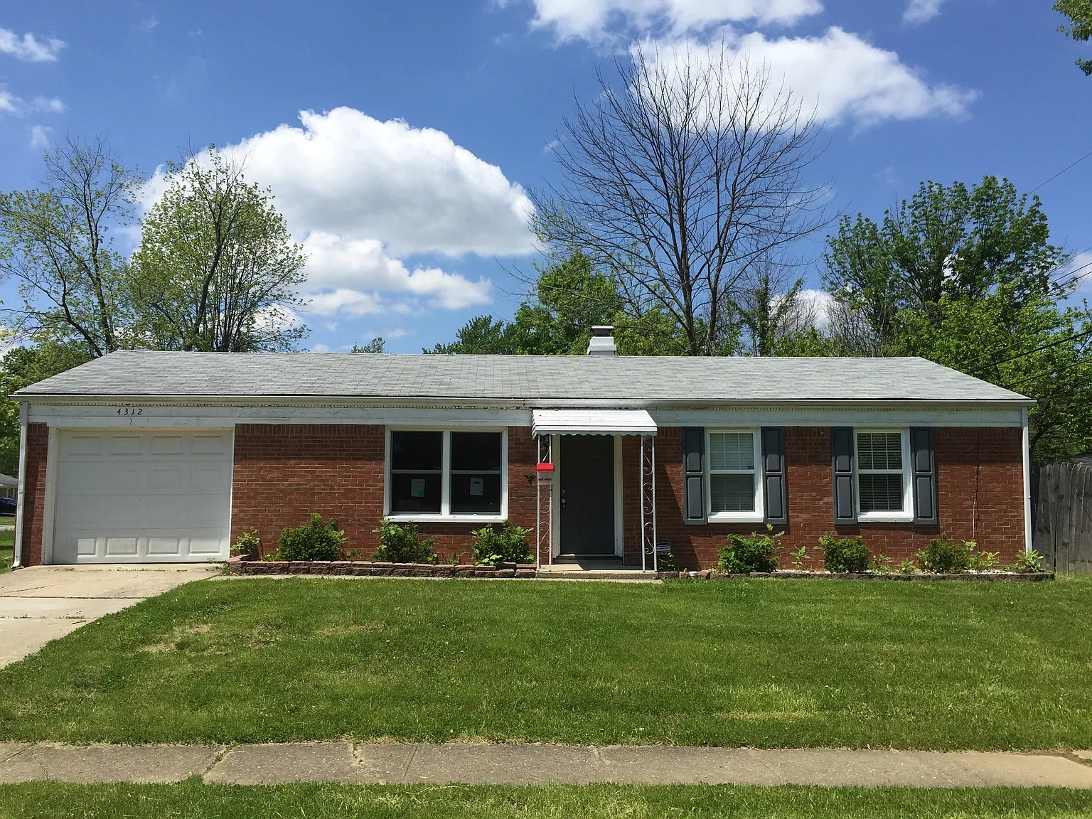 4312 N Kenmore Rd photo 1