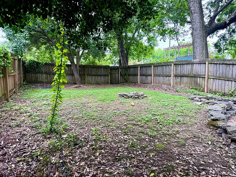 932B Russell St — Photo 30