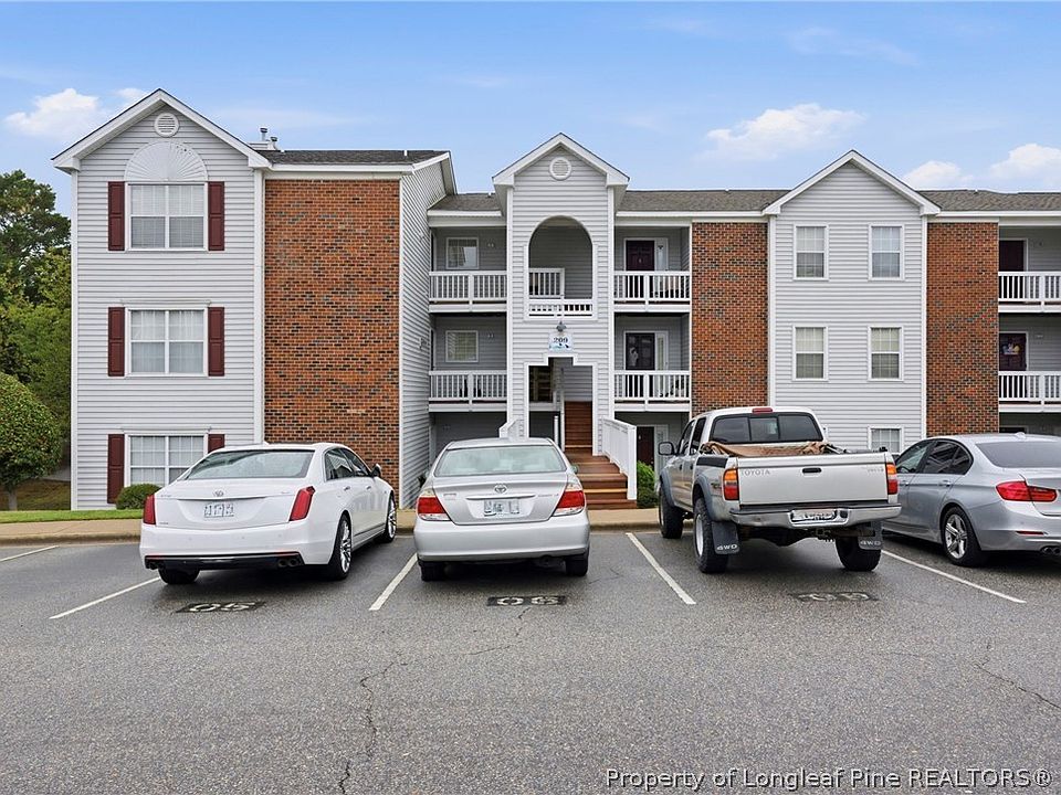 1st image of 209 Waterdown Dr APT 6