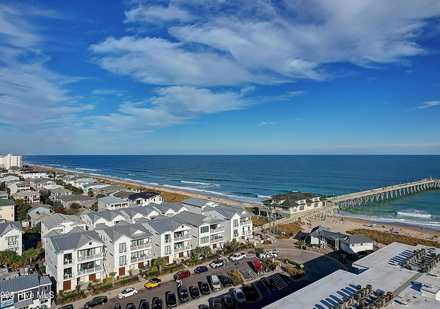 Stunning Wrightsville Beach 3-Bedroom, 3-Bath Condo with Garage and Elevator, Steps from Johnny M... — Photo 4