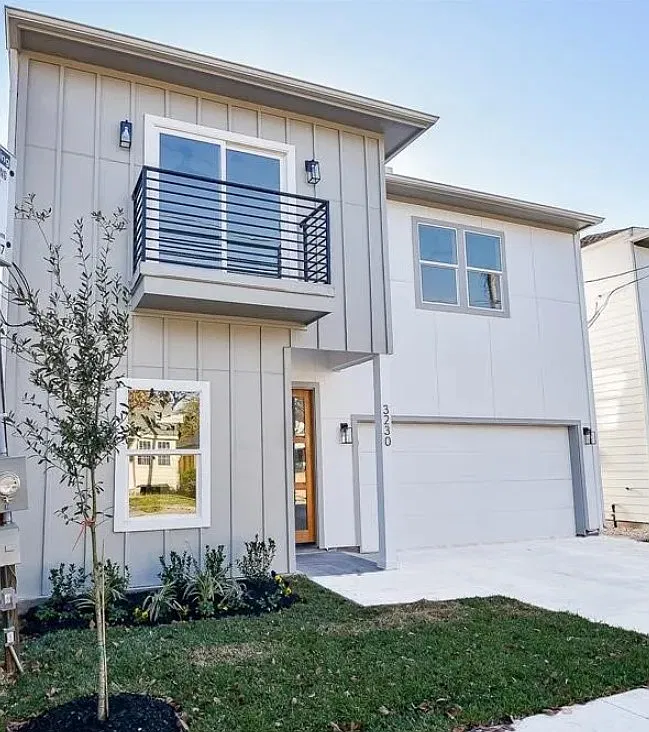 5 bed, 2.5 bath, 1600 sqft, $1,900 — Photo 1