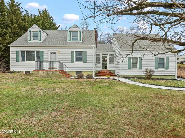 88 Oak Hill Rd, Red Bank, NJ 07701