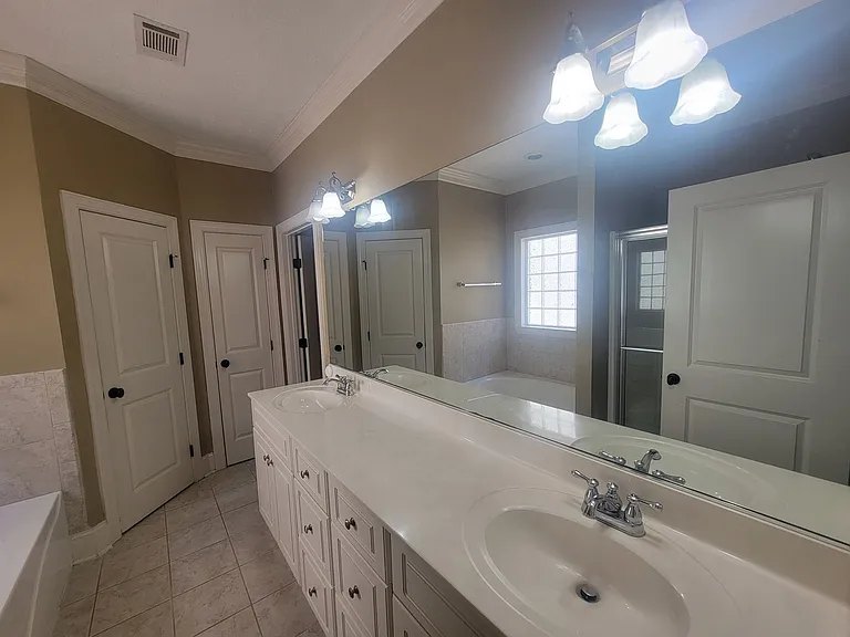 1010 Barrett Dr — Photo 13