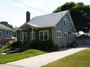 47 N 12th Ave, St Charles, IL 60174