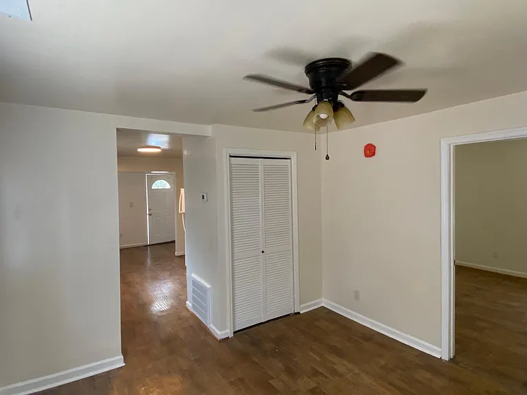 1532 Harding Ave — Photo 6