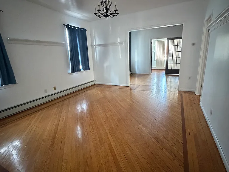 948 Kilsyth Rd #1 — Photo 11
