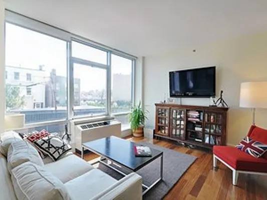 Rented by Camhi NYC Realty Inc | media 6