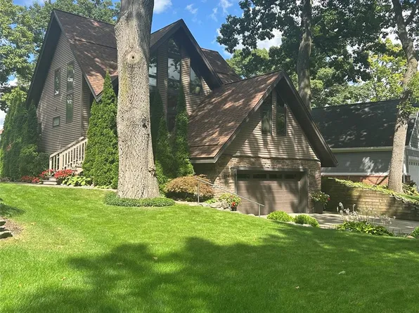 1625 Ridge Rd, Highland, MI 48356