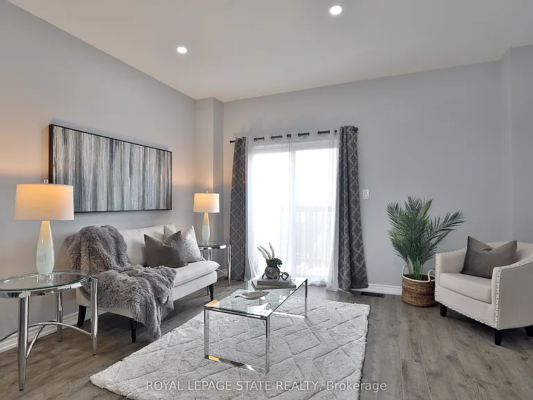 45 Edenrock Dr — Photo 3