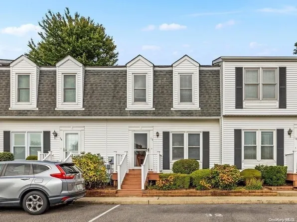 190 Merrick Road #15, Amityville, NY 11701