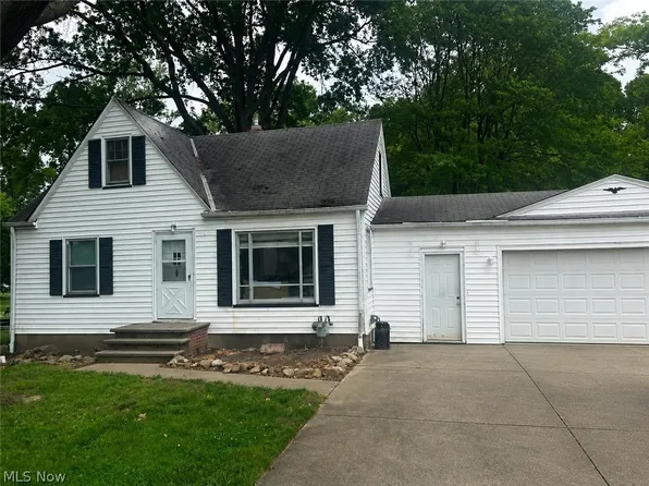 5220 Royalwood Rd, North Royalton, OH 44133