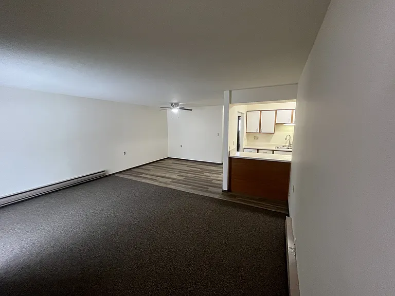 312 W Broadway St #7 — Photo 1