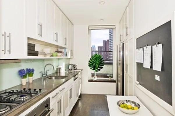 Rented by Fox Residential Group | media 9