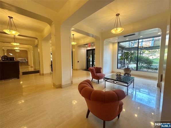 555 North Ave APT 4C, Fort Lee, NJ 07024