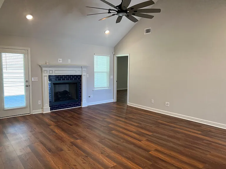 7467 Hanford Dr — Photo 15