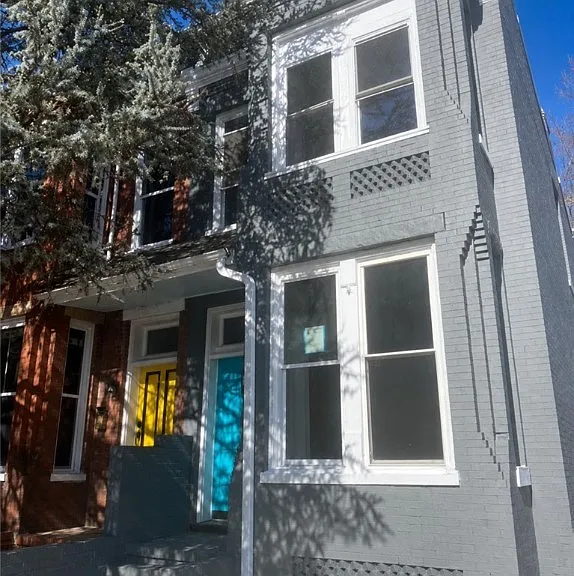 1100 W Marshall St — Photo 1