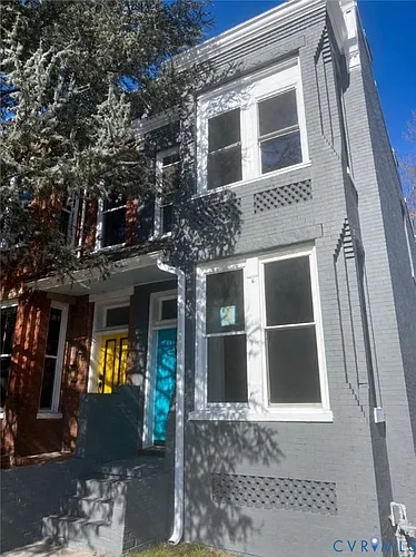1100 W Marshall St Photo 1