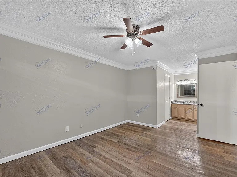 708 Baruna Cir — Photo 13