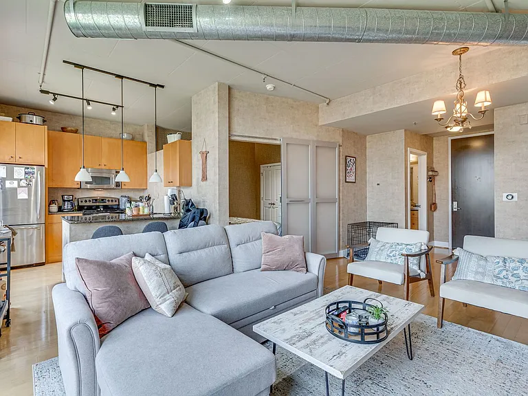 520 John Carlyle St #304 — Photo 6