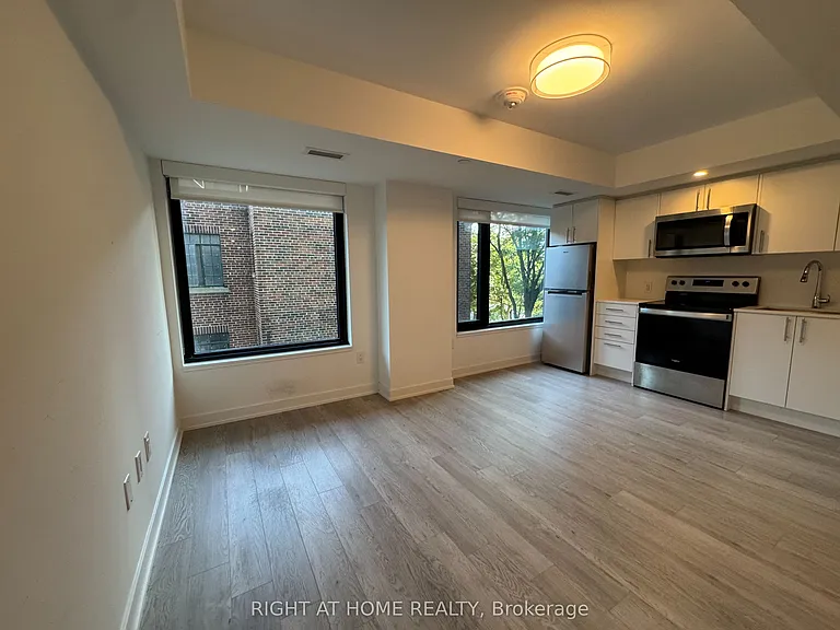 3 Strathgowan Ave #326 — Photo 15