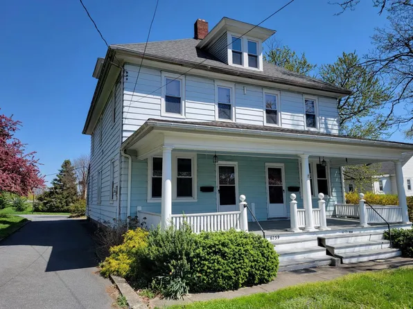 6239 Main St, East Petersburg, PA 17520