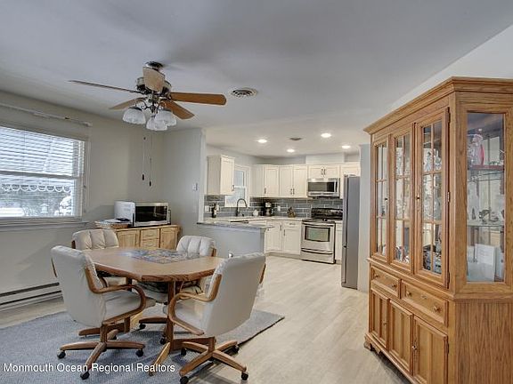 5th image of 37 Easton Dr #61